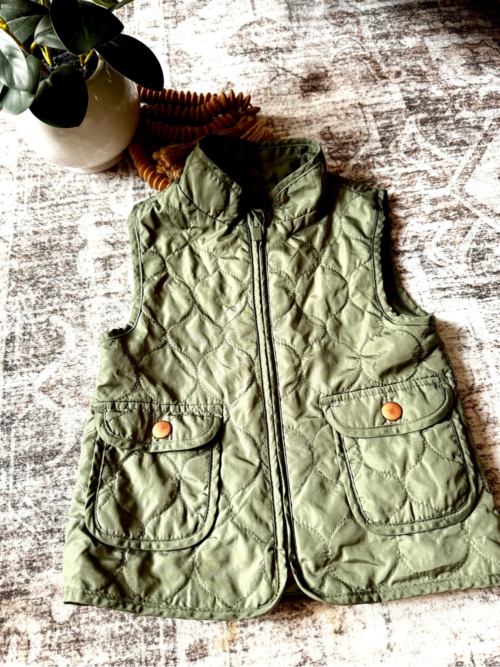 Old Navy Olive Green Quilted Toddler Puffer Vest 4T